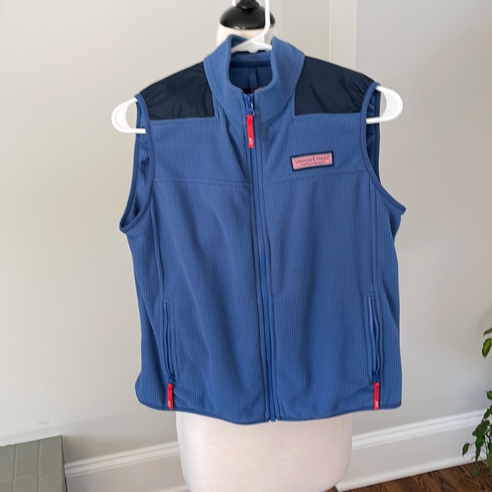 Vineyard vines vest
